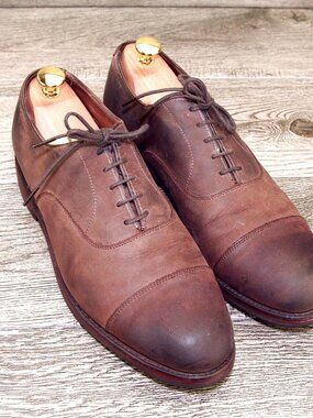 Allen Edmonds BUXTON 8.5 D Brown Nubuck (small cut on left toe) * add $15 Trees